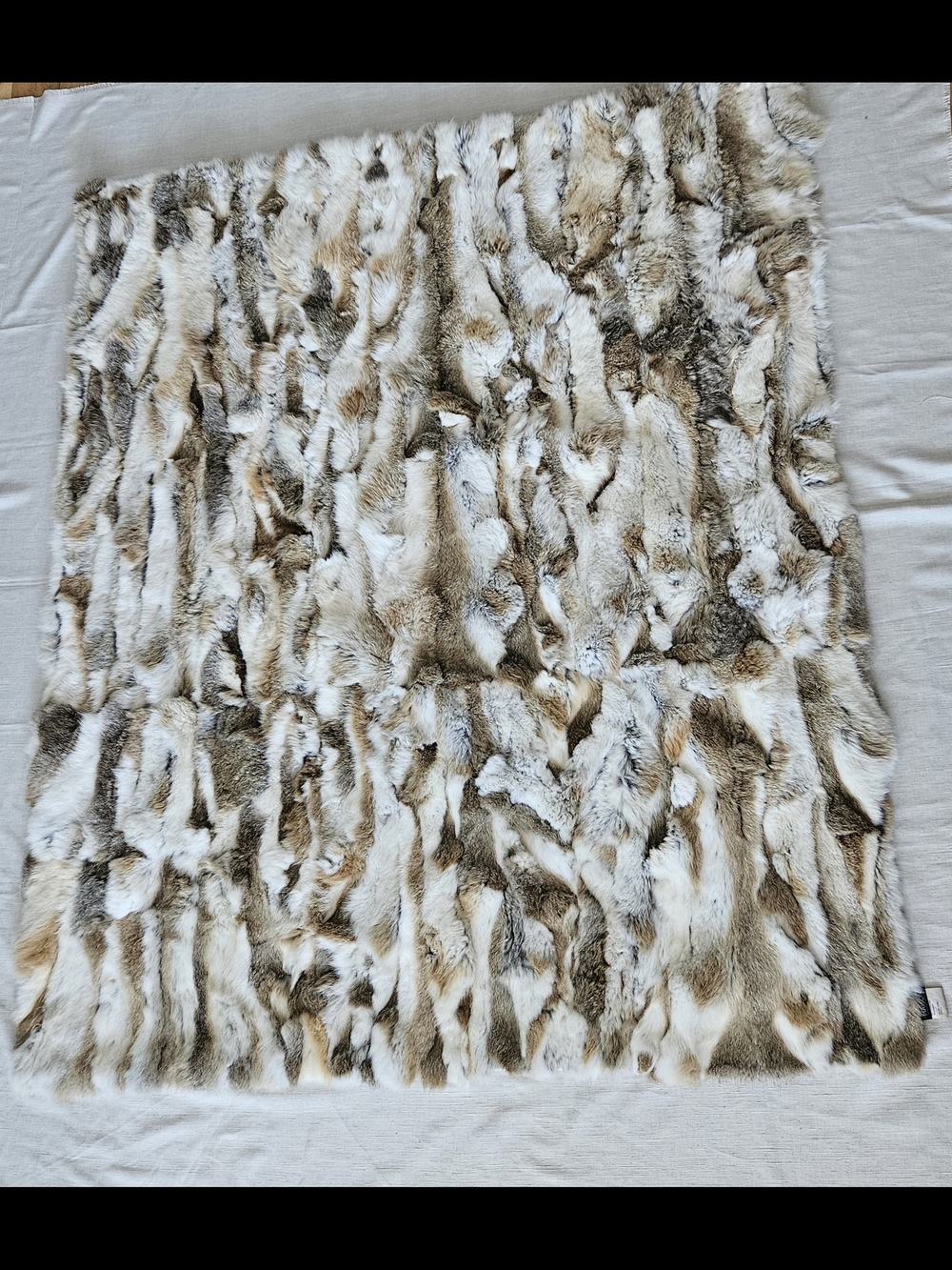 Simons Maison Real Rabbit Fur Throw Blanket – Good Condition